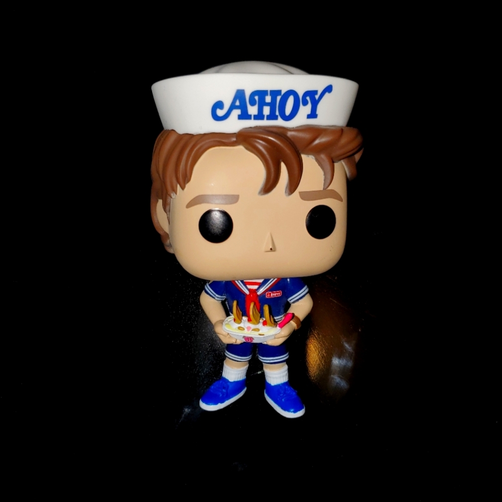 Steve funko pop figurine